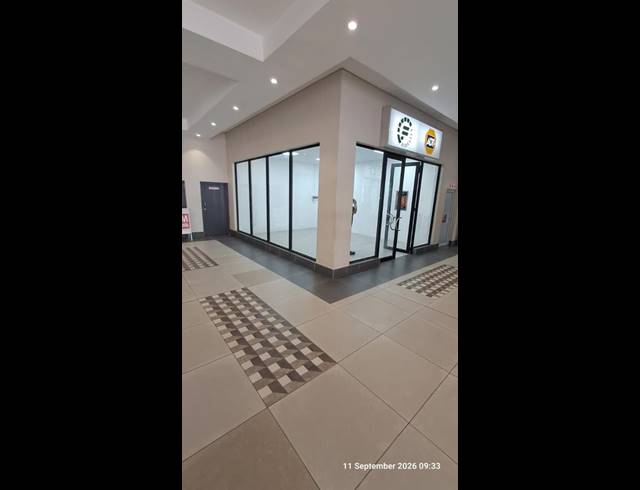 RETAIL PROPERTY TO RENT IN WOODLANDS